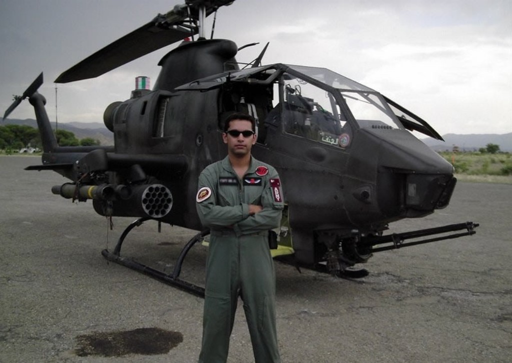 pakistan+army+aviation+corps+ah-1f+s+cobra+gunship+attack+missiles+wot+war+on+terror+fata.jpg