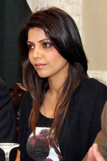 Hadiqa_Kiani_Picture_65_gztyu.jpg