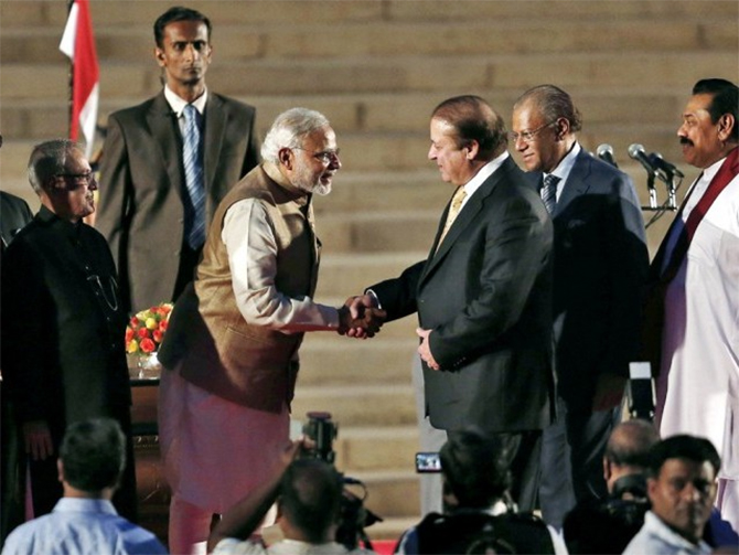 Nawaz-Sharif-Narendra-Modi-2.jpg