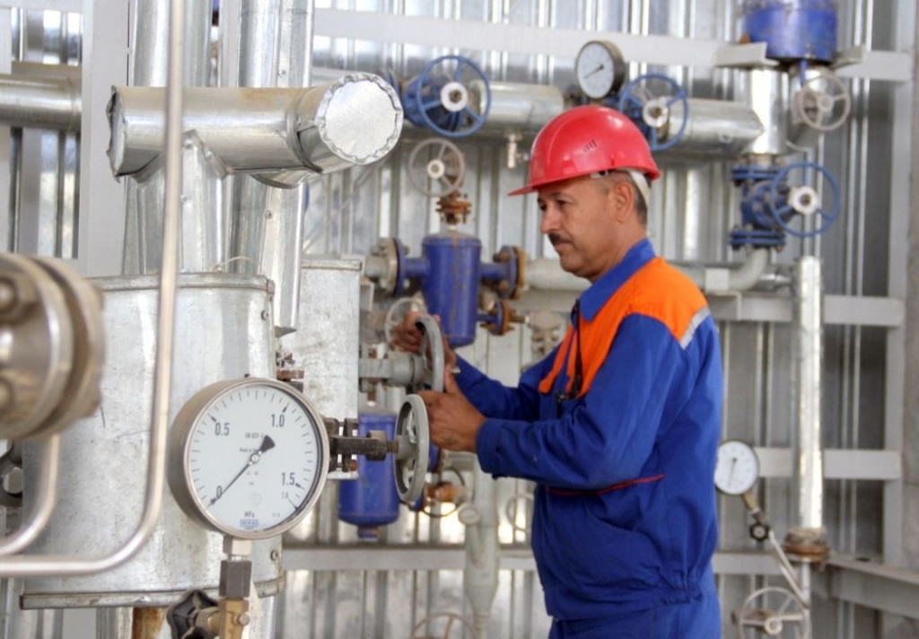 Pumping out more fuel. (Photo: Turkmenbashi refinery website)