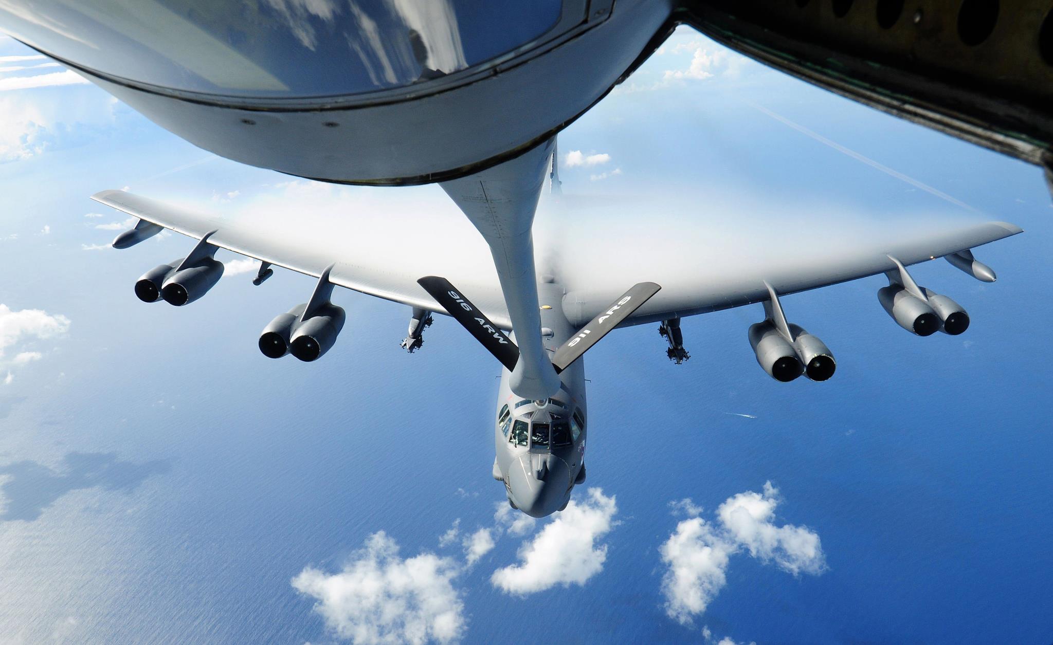 B-52-condensation.jpg