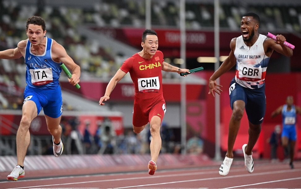 China’s Wu Zhiqiang crosses the line in fourth in the final of the 4x100m relay. Photo: Xinhua