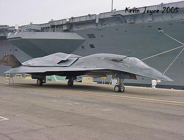 F-19+stealth+fighter+002.jpg