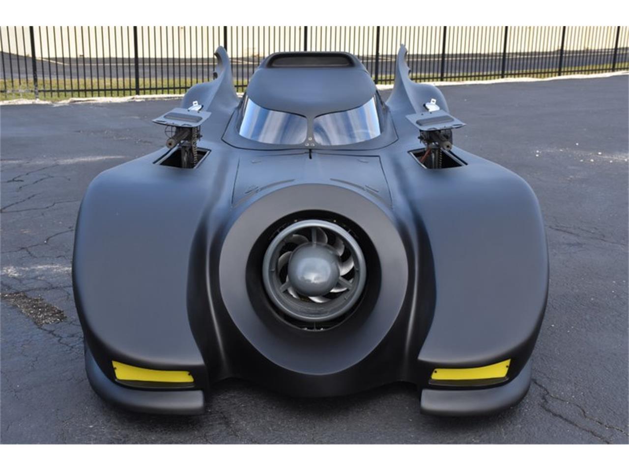 14683061-1989-custom-batmobile-std.jpg