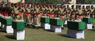 Pakistan+army+officers+and+civilians+offer+funeral+prayers+of+Saturday%2527s+NATO+attack+victims%252C+in+Peshawar%252C+Pakistan+on+Sunday%252C+Nov+27%252C+2011.+Pakistan+on+Saturday+accused+NATO+helicopters+and+fighter+jets+of+firing+on+two+army.jpg