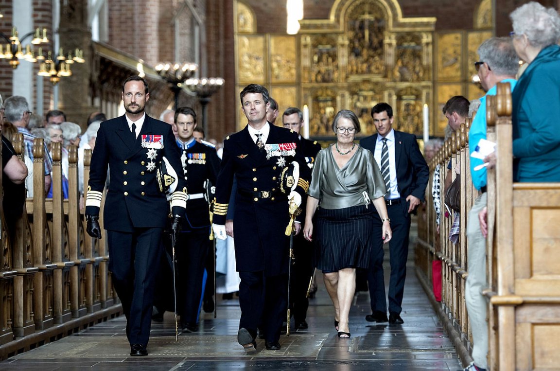 Norwegian-Royal-Family-3.jpg
