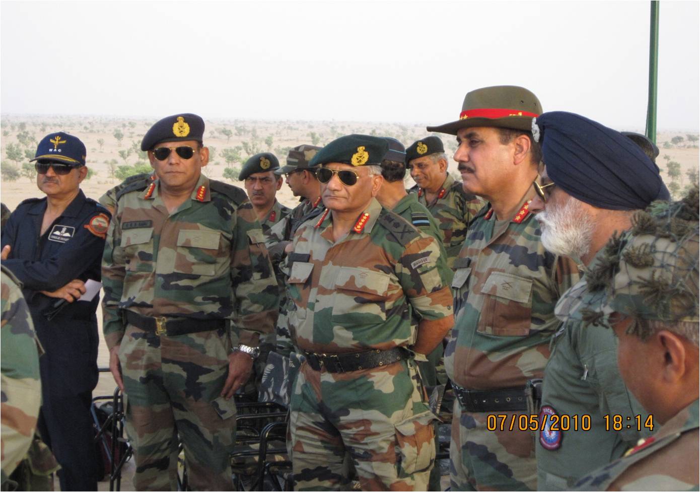 Army+Chief+and+other+Senior+Officer+observing+operational+manoeuvres++in+Exercise+Yodha+Shakti-711932.jpg