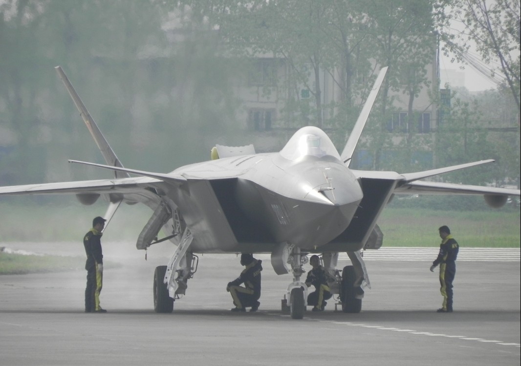 J-20+Mighty+Dragon++Chengdu+J-20+fifth+generation+stealth%252C+twin-engine+fighter+aircraft+prototype+People%2527s+Liberation+Army+Air+Force+%25281%2529.jpg