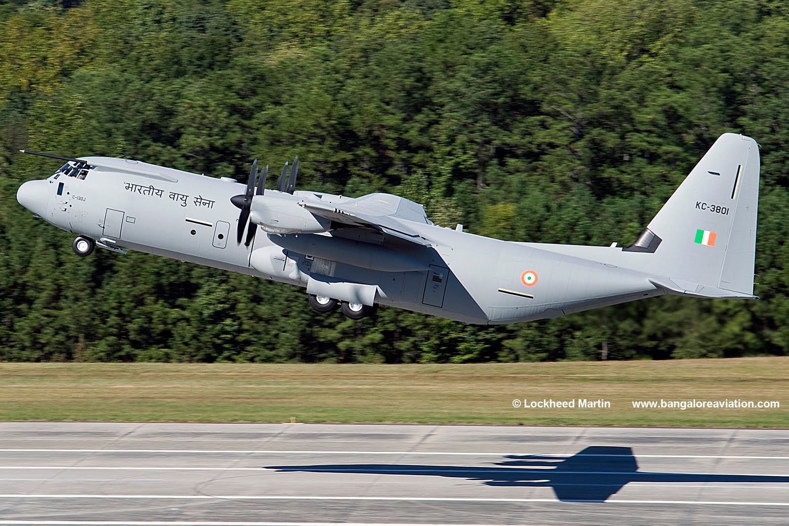 Indian_Air_Force_Lockheed_Martin_C-130J_KC-3801_first_flight2b.jpg