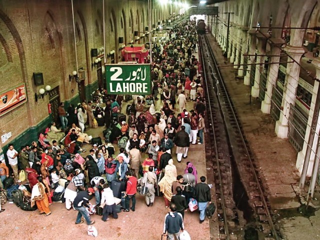 Lahore-Railway-Station-PHOTO-EXPRESS-ABID-NAWAZ-640x480.jpg