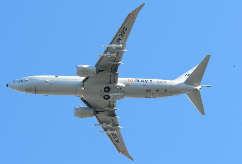 Indian-Navy-Boeing-P-8I-Aircraft-IN-320-08-Resize%25255B3%25255D.jpg