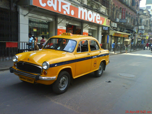 aao+Sawaari+karein+hum+Kolkata+ki+Tram,+Yellow+Taxi+Ambassador,+Hathrickshaw2.jpg