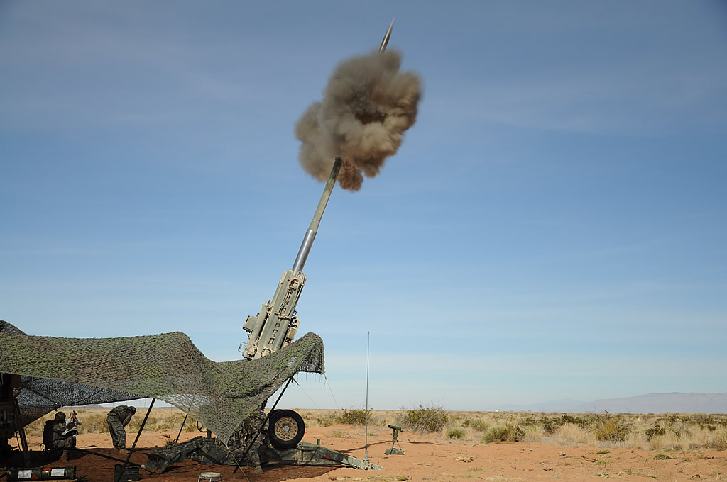 ORD_M982_Excalibur_Fired_M777A2_USAR_lg.jpg