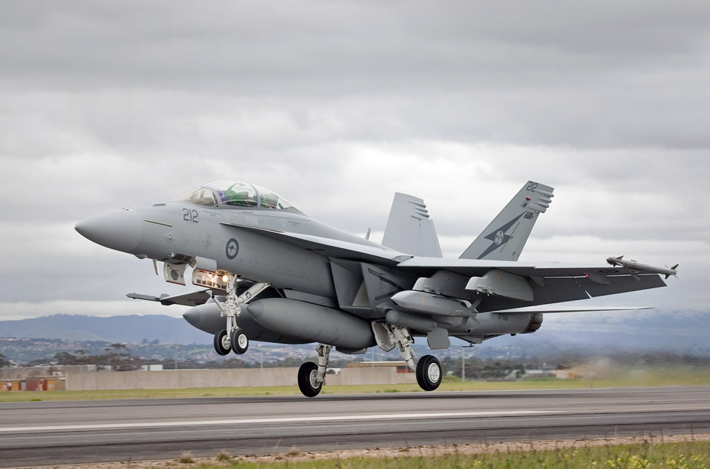 AIR_F-18F_RAAF_Armed_AIM-9X_ATFLIR_AGM-154C_lg.jpg