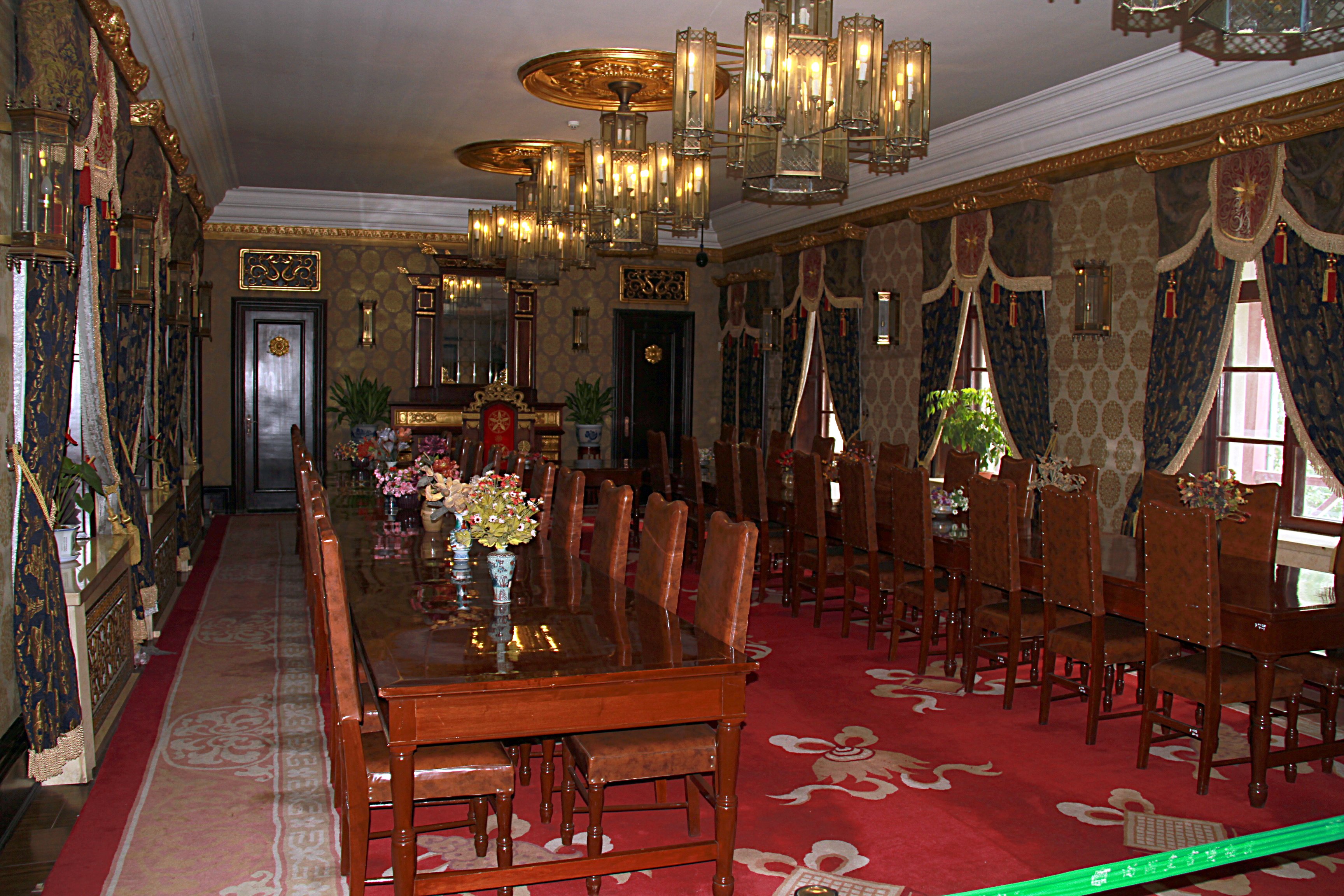 Museum_imperial_palace_manchu_state_banquetroom_2011_07_26.jpg