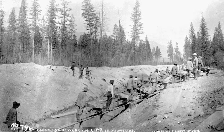 Chinese_at_work_on_C.P.R._%28Canadian_Pacific_Railway%29_in_Mountains%2C_1884.jpg