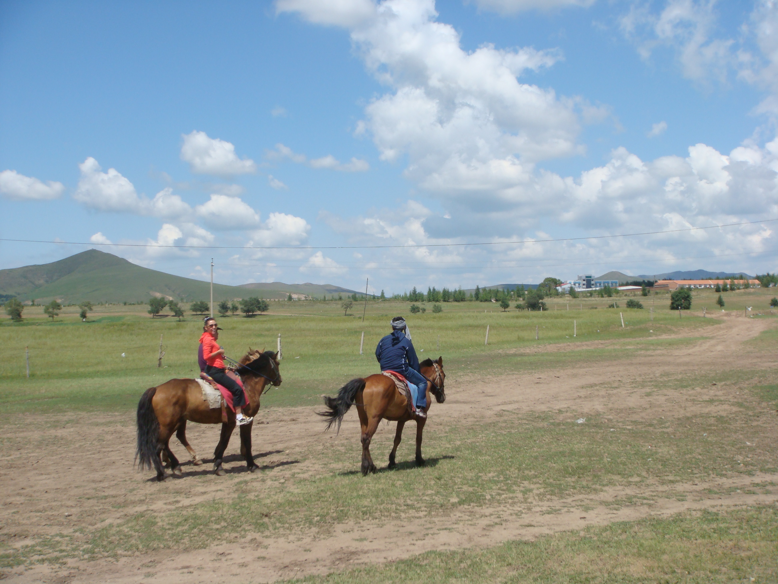 Horse_riding_mongolia.jpg