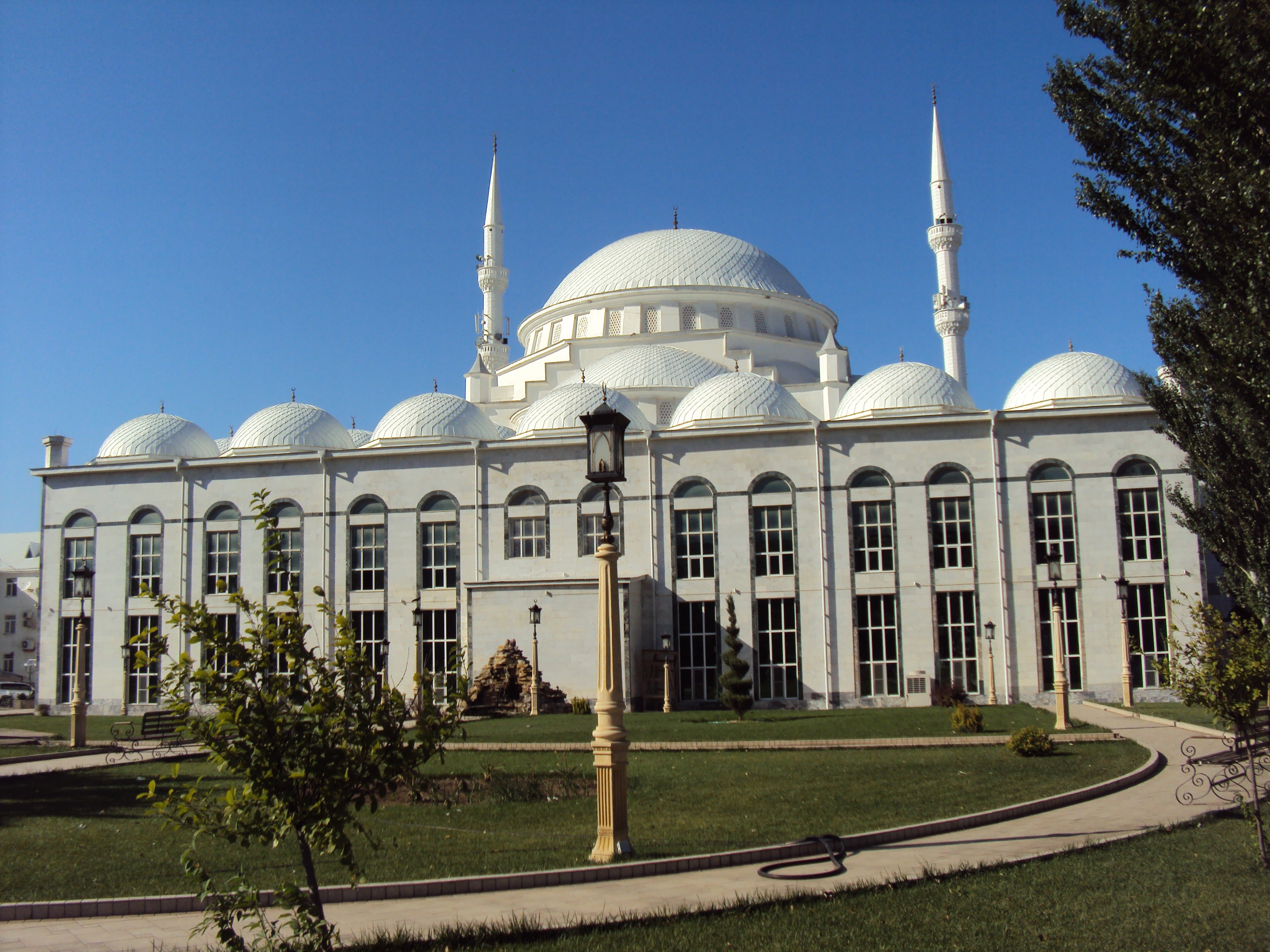 Makhachkala_mosque_6.jpg