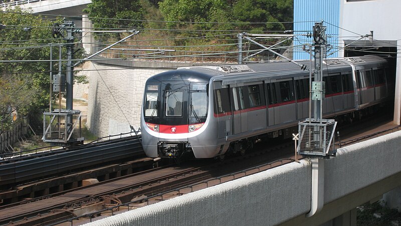 800px-C-Train_going_to_Yau_Ma_Tei.JPG