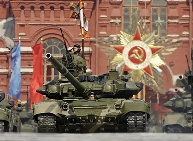 T-90_main_battle_tank_Russian_Army_military_victory_day_parade_09_May_2010_001.jpg