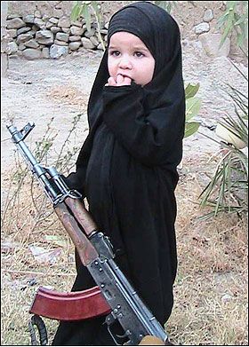 alqaeda-girl-with-gun_7AIjH_16105.jpg