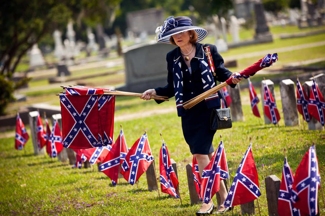09-confederate-flags-cemetery.w529.h352.2x.jpg