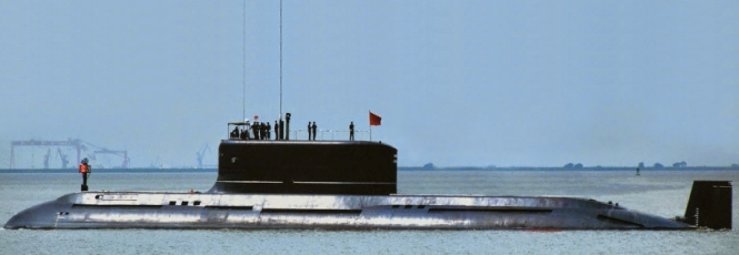 Chinese_Qing_Class_Diesel_Electric_Submarine.jpg