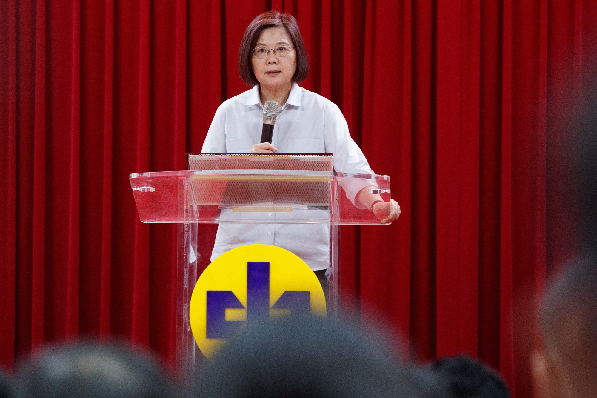 Taiwanese President Tsai Ing-wen addresses Taiwanese senior military students at the National Defence University on Tuesday. Photo: EPA-EFE