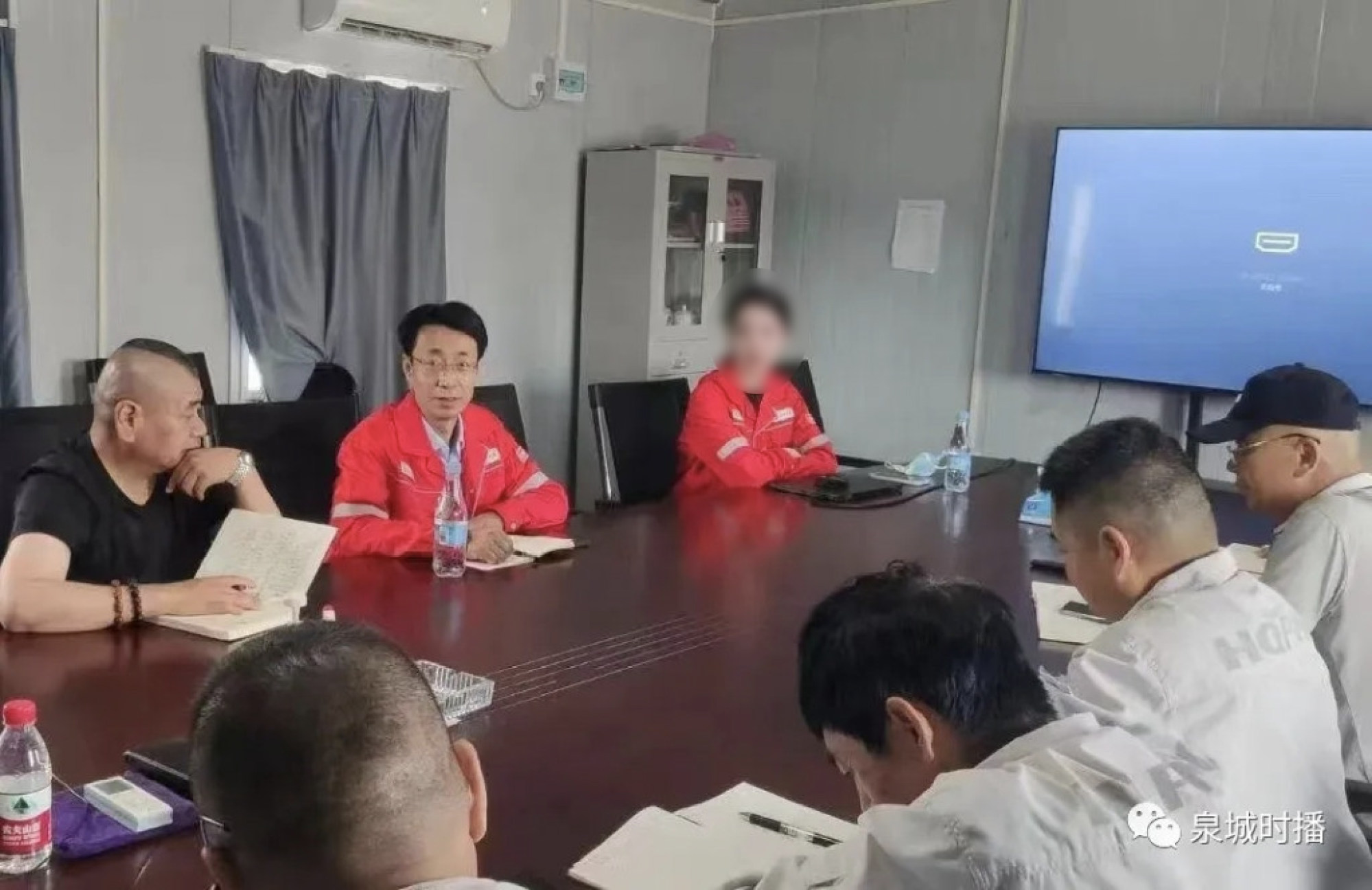 After what has been described as a “comprehensive and thorough” investigation, Hu Jiyong (in red jacket, centre) has been stripped of his Communist Party membership. Photo: Weibo