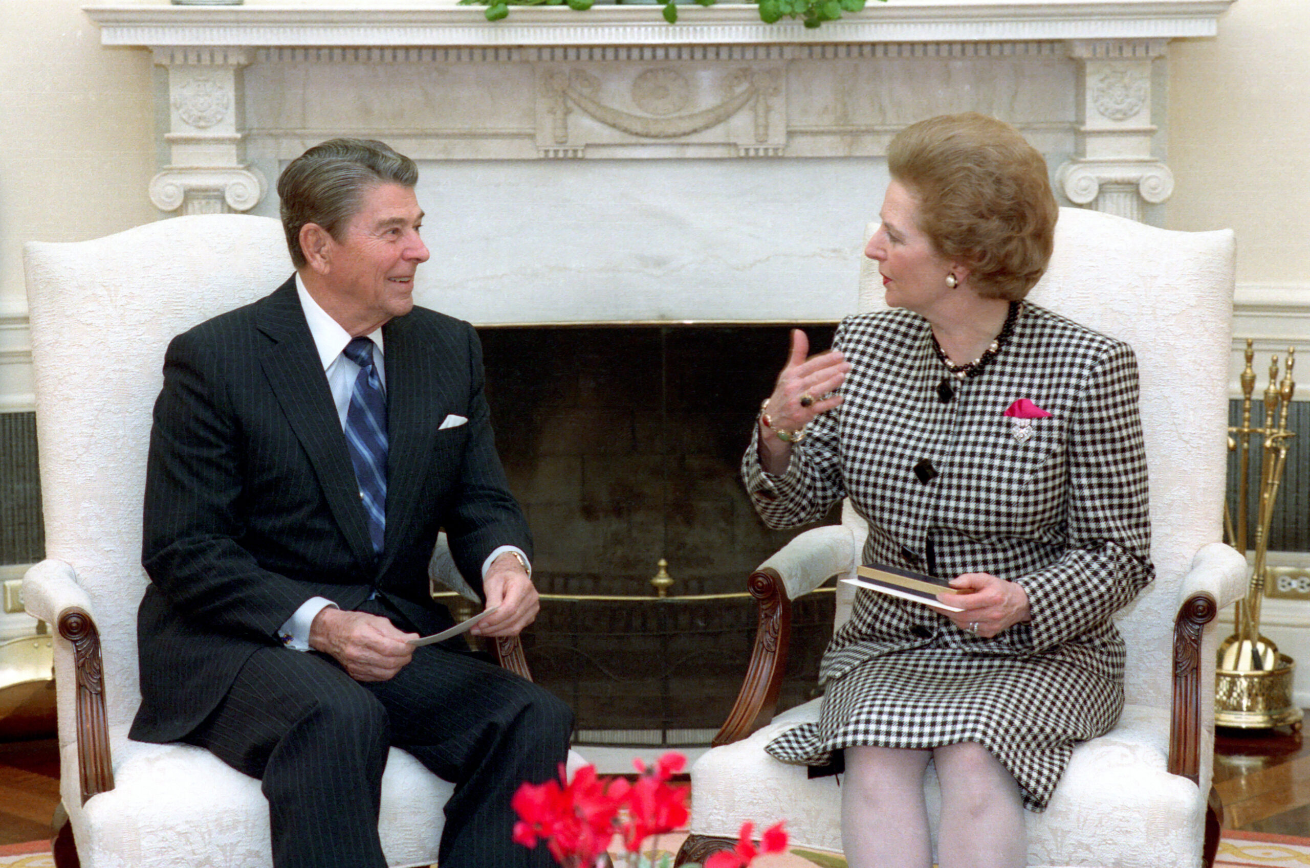 Reagan_et_Thatcher-scaled.jpg