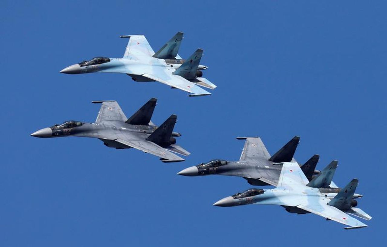 Sukhoi Su-35 jet fighters of the Sokoly Rossii (Falcons of Russia) aerobatic team fly in formation during a rehearsal for the airshow in Krasnoyarsk, Russia August 1, 2019. 