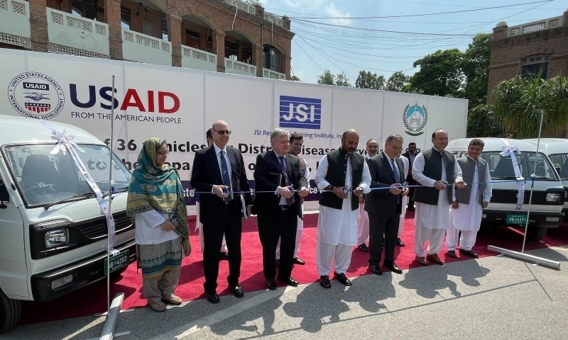 <p>Ambassador of the United States to Pakistan Donald Blome on Thursday handed over 36 vehicles to Khyber Pakhtunkhwa health minister Taimur Khan Jhagra. — Photo courtesy: USAID Twitter</p>