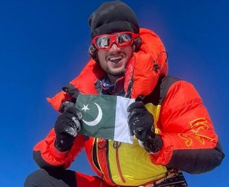 mountaineer shehroze kashif 21 reached the top of manaslu peak in nepal the eighth tallest mountain peak in the world photo file