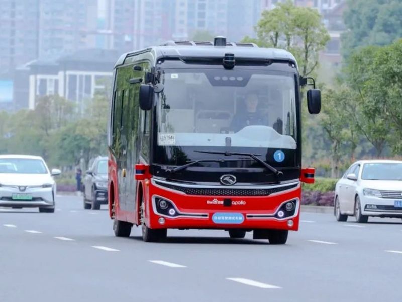 Self driving bus