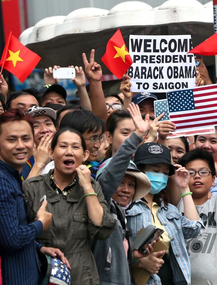 ss-160524-obama-vietnam-visit-15.jpg