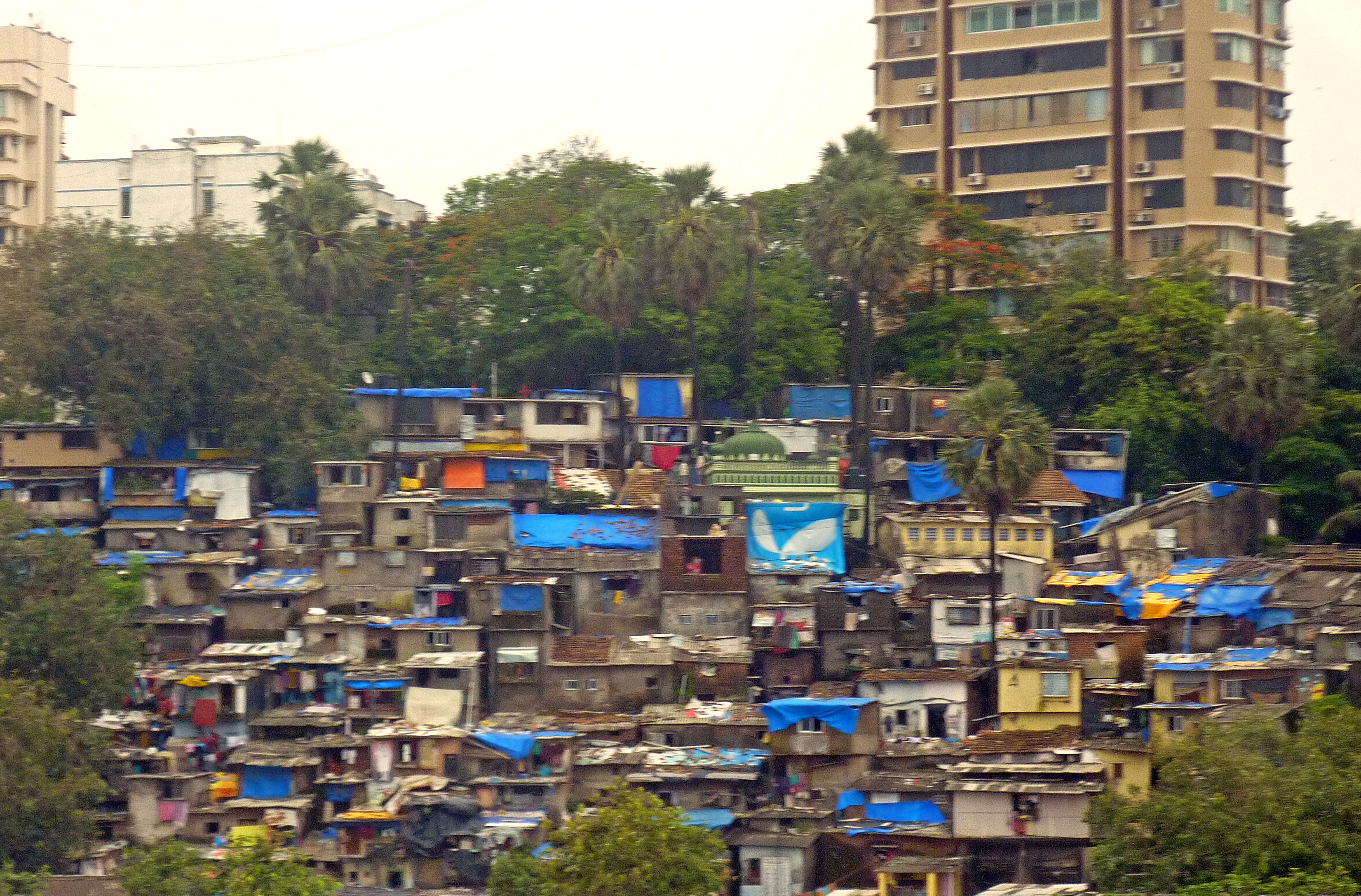 p1050733-mumbai-india-slum-area-one-of-largest-near-airport.jpg