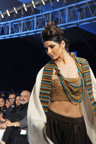 kiran-malik-pakistani-fashion-model-8.jpg