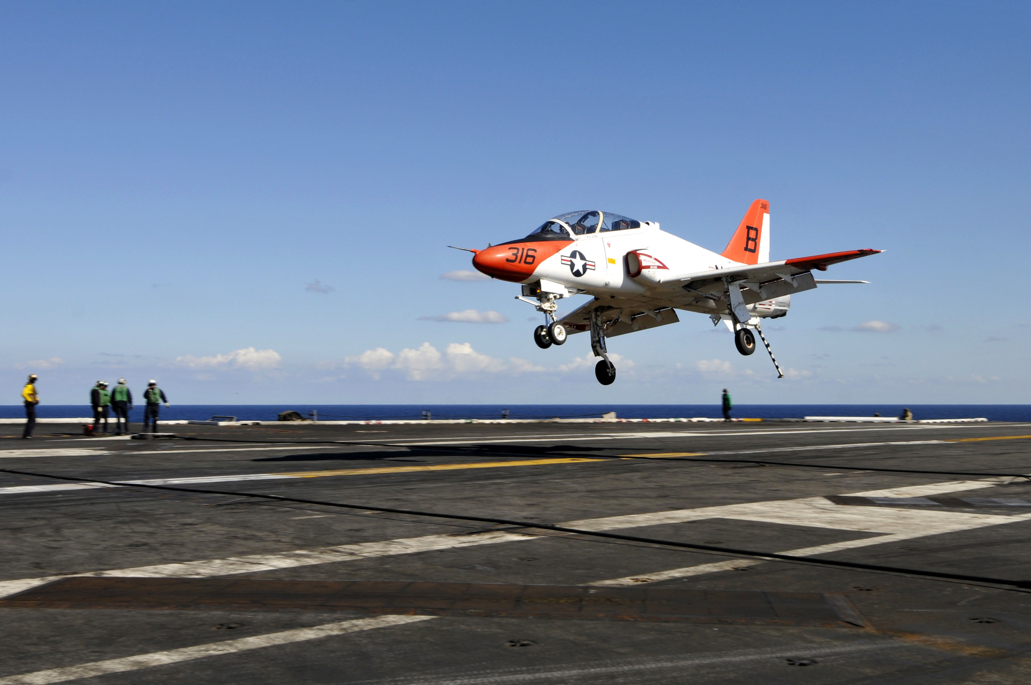 US_Navy_111105-N-HT107-404_A_T-45C_Goshawk_training_aircraft_assigned_to_the_Eagles_of_Training_Squadron_(VT)_7_lands_aboard_the_aircraft_carrier_U.jpg