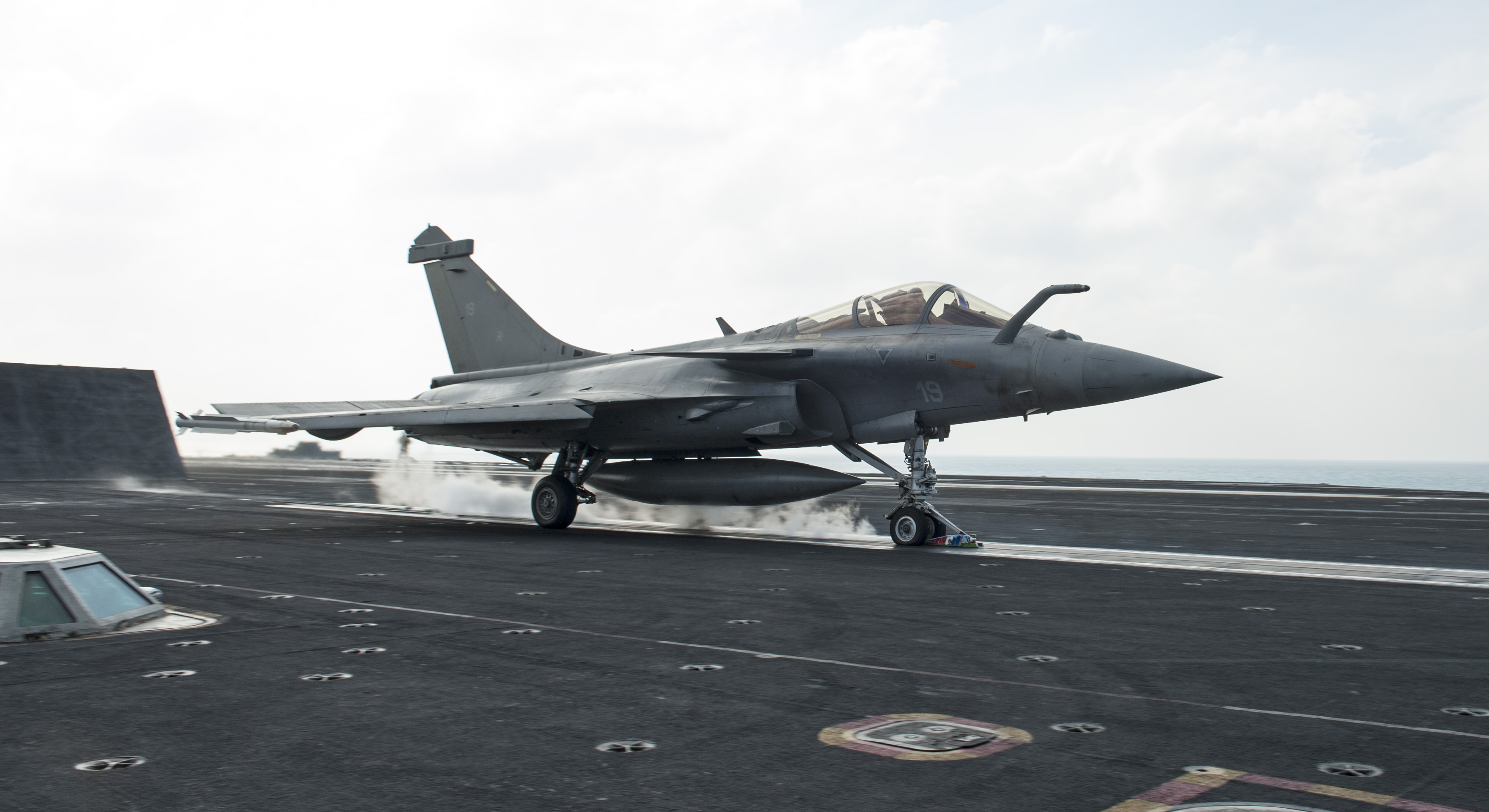 French_Rafale_is_launched_from_USS_Harry_S._Truman_(CVN-75)_in_2014.JPG