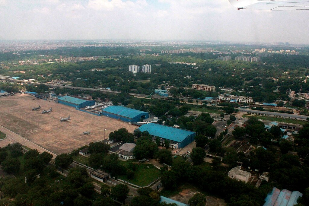 1024px-Delhi_aerial_photo_04-2016_img5.jpg