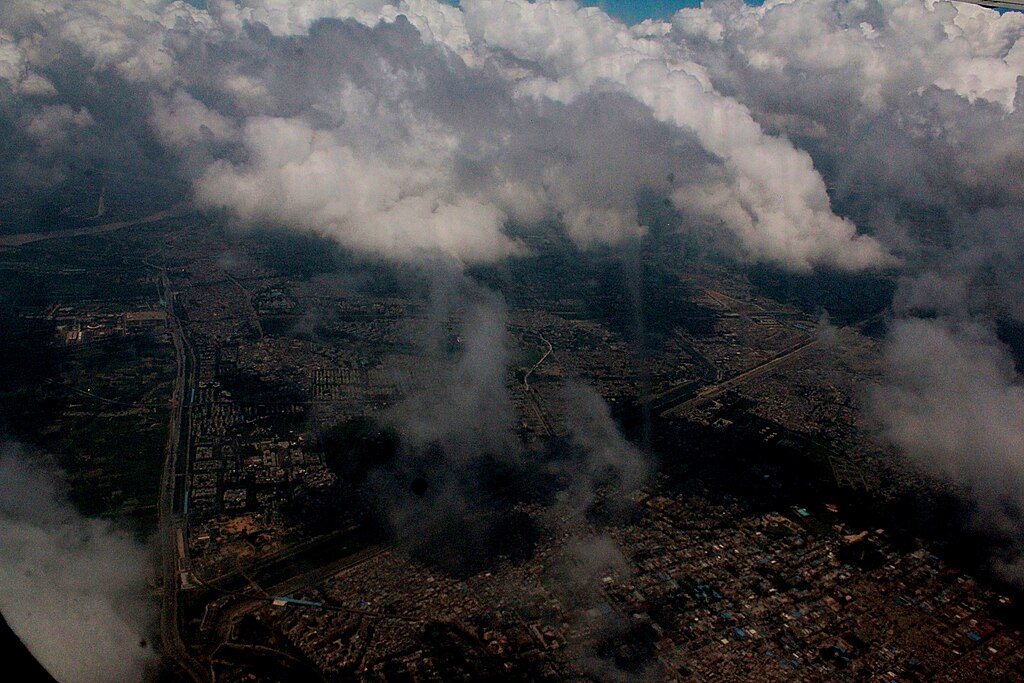 1024px-Delhi_aerial_photo_04-2016_img6.jpg