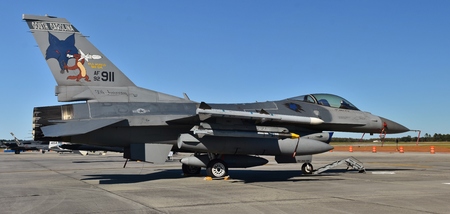 90482751-an-air-force-f-16-viper-fighting-falcon.jpg