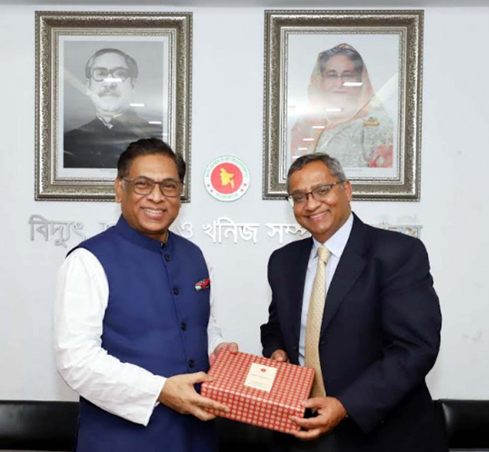 Pankaj Gupta, World Bank's regional director of South Asia Infrastructure, meets State Minister for Energy Nasrul Hamid at the Secretariat today. Photo: PID